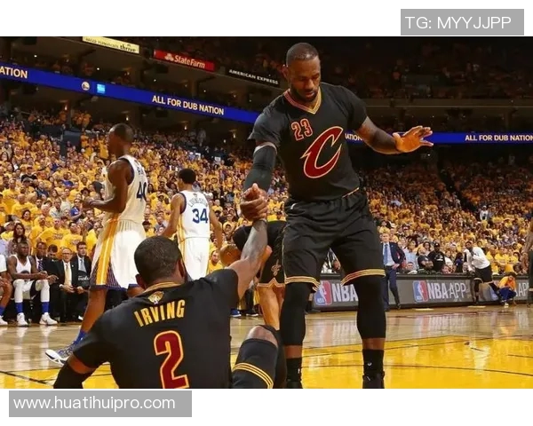 NBA西决场边惊现詹姆斯球迷差点与偶像亲密接触的激动时刻